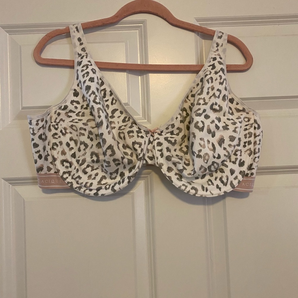 Cacique bra.  NWOT. Size 46DDD.